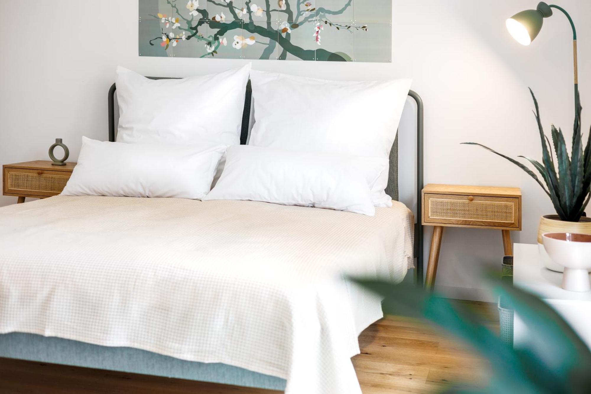 Design-Apartment In Linz Mit Netflix & Balkon Екстер'єр фото
