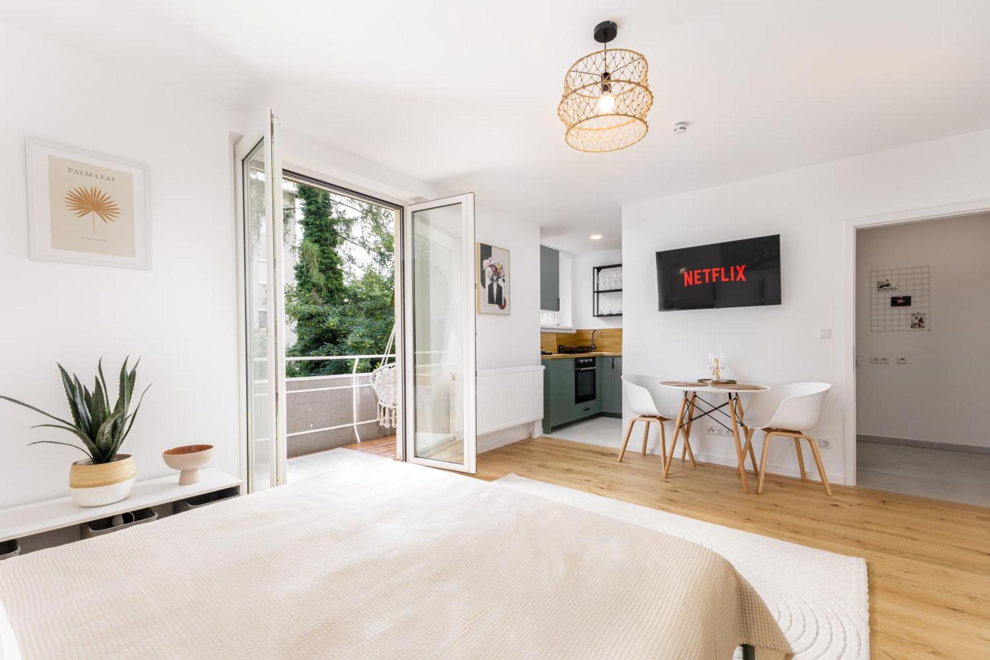 Design-Apartment In Linz Mit Netflix & Balkon Екстер'єр фото